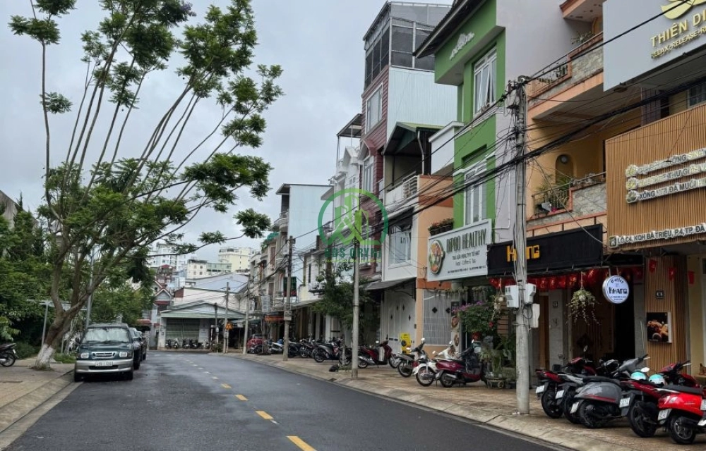 CẦN BÁN NHÀ ĐẤT MẶT TIỀN ĐƯỜNG NHỰA TRẦN PHÚ - P4 - ĐÀ LẠT (Trung tâm hành chính Tỉnh)