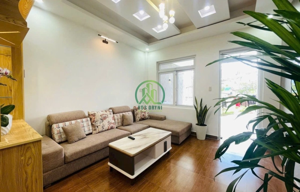 CẦN BÁN NHÀ ĐẸP SỔ XÂY DỰNG NHƯ TRONG HÌNH TẠI CAO THẮNG - P7 - ĐÀ LẠT