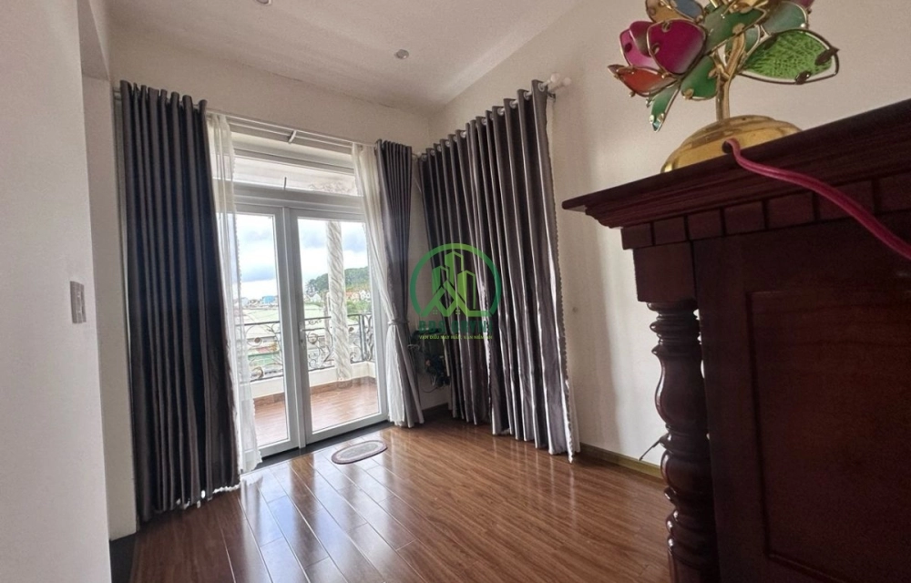 CẦN BÁN BIỆT THỰ VÀ NHÀ CẤP 4 TẠI THỊ TRẤN LẠC DƯƠNG - LÂM ĐỒNG
