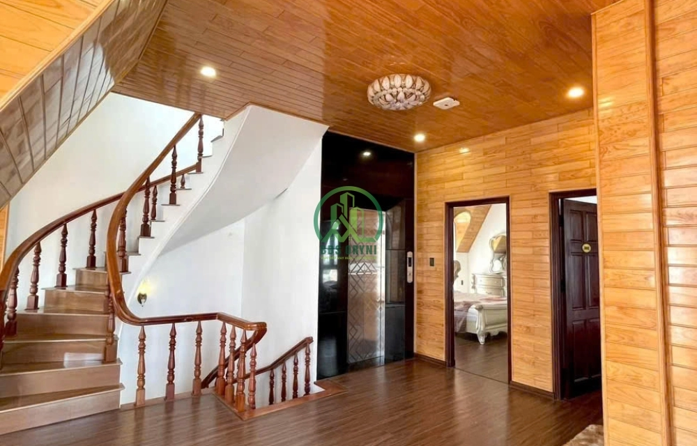 BÁN VILLA SIÊU ĐẸP – VỊ TRÍ TRUNG TÂM ĐƯỜNG PHÙ ĐỔNG THIÊN VƯƠNG 
