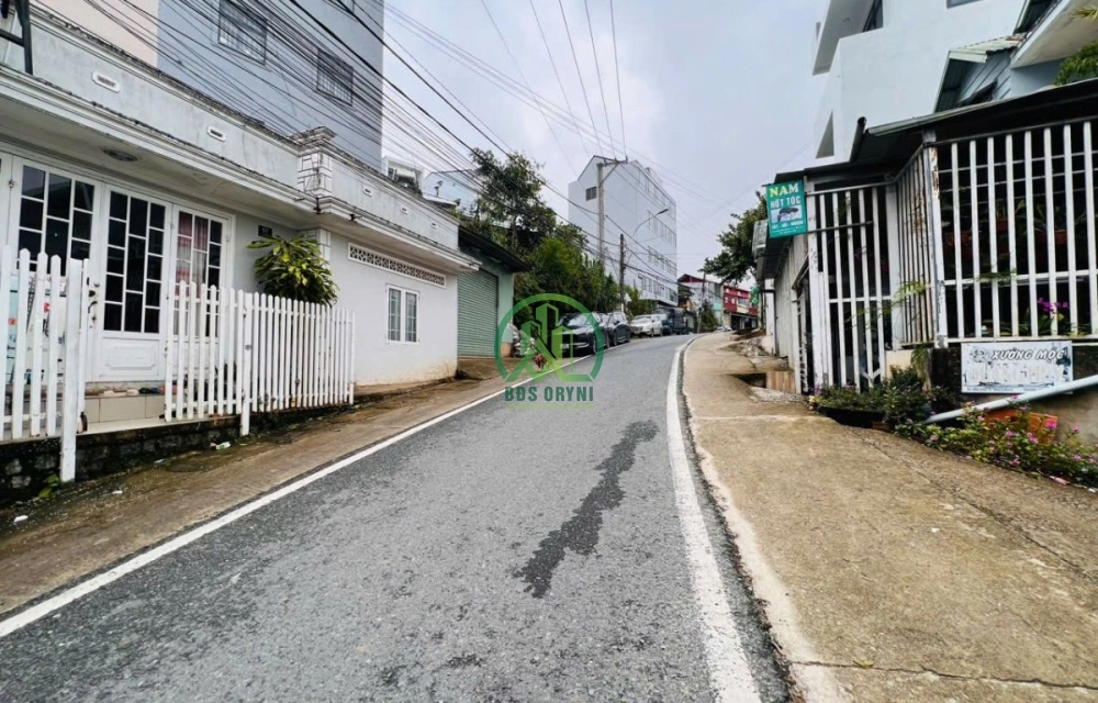 BÁN NHÀ CẤP 4 MẶT TIỀN ĐƯỜNG NGÔ THÌ NHẬM - P4 - ĐÀ LẠT
