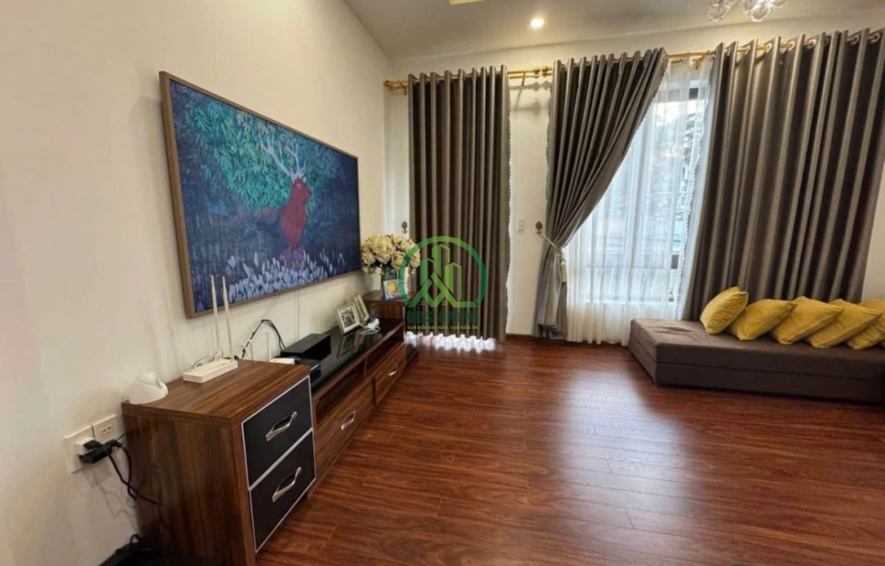 CẦN BÁN NHÀ MẶT TIỀN KHU DÂN CƯ HÀN THUYÊN - P5 - ĐÀ LẠT