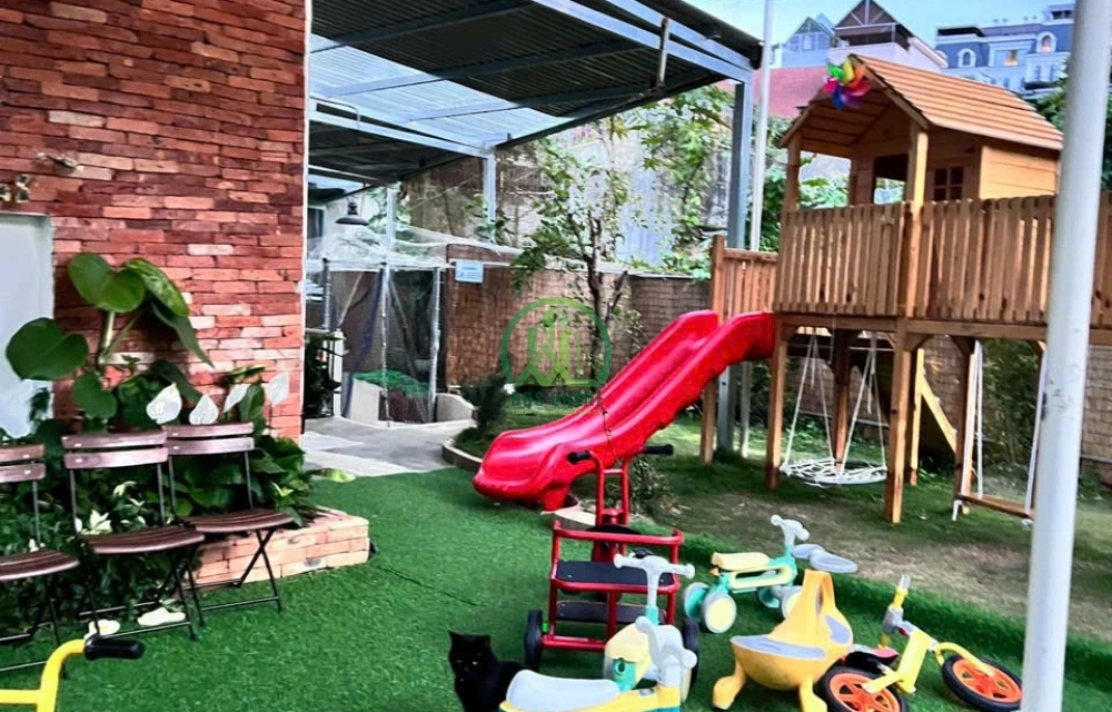 CẦN BÁN NHÀĐƯỜNG HÀN THUYÊN  CÓ 7 CĂN HỘ CHO THUÊ THU NHẬP 30TR/TH 