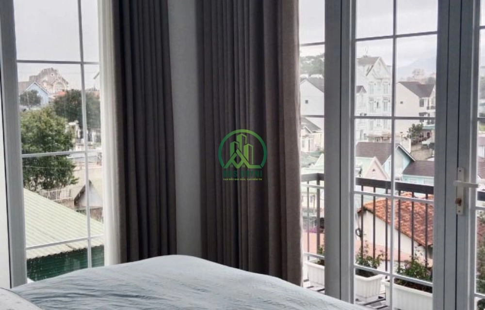 BÁN VILLA SÂN VƯỜN VIEW ĐẸP ĐƯỜNG NAM HỒ- ĐÀ LẠT