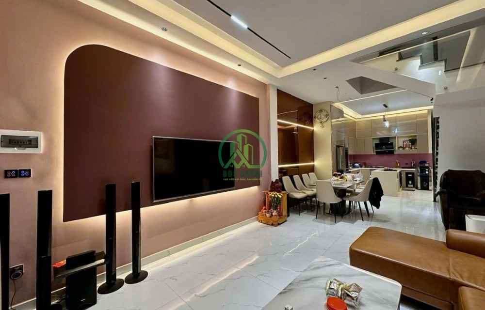 BÁN NHÀ LIÊN KẾ ĐẸP ĐƯỜNG MÊ LINH - PHƯỜNG LÂM VIÊN (P9 CŨ) - ĐÀ LẠT