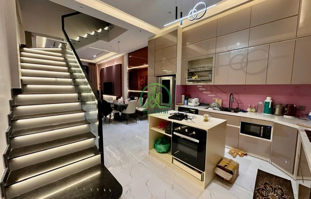 BÁN NHÀ LIÊN KẾ ĐẸP ĐƯỜNG MÊ LINH - PHƯỜNG LÂM VIÊN (P9 CŨ) - ĐÀ LẠT