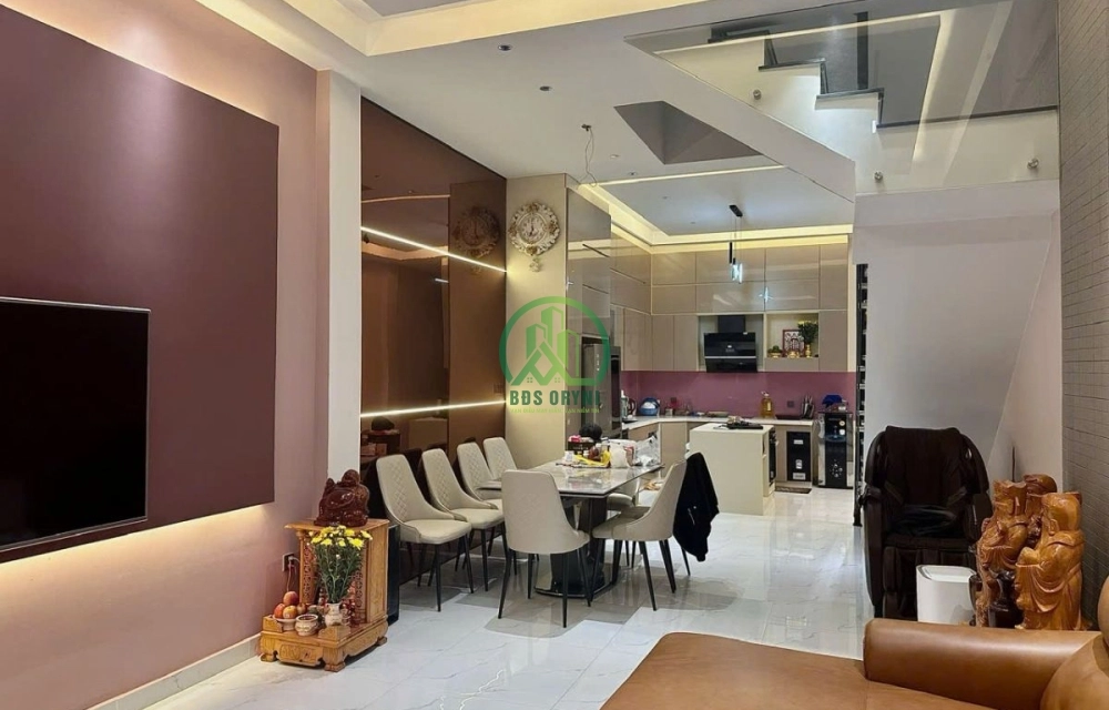 BÁN NHÀ LIÊN KẾ ĐẸP ĐƯỜNG MÊ LINH - PHƯỜNG LÂM VIÊN (P9 CŨ) - ĐÀ LẠT