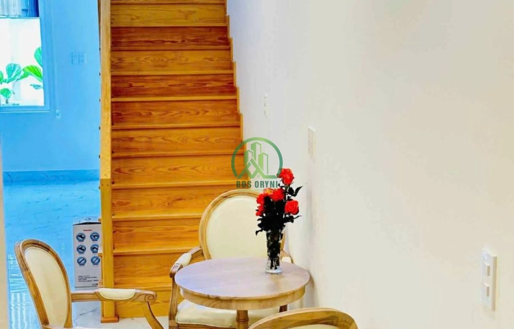 BÁN KHÁCH SẠN MẶT TIỀN THI SÁCH - P. CAM LY - ĐÀ LẠT.