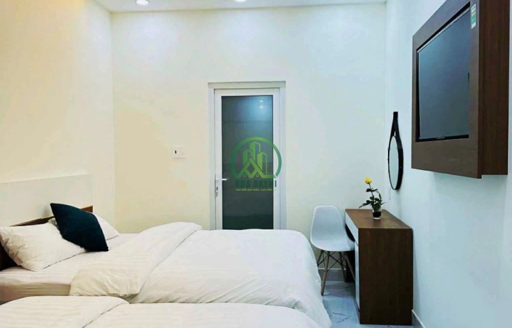 BÁN KHÁCH SẠN MẶT TIỀN THI SÁCH - P. CAM LY - ĐÀ LẠT.