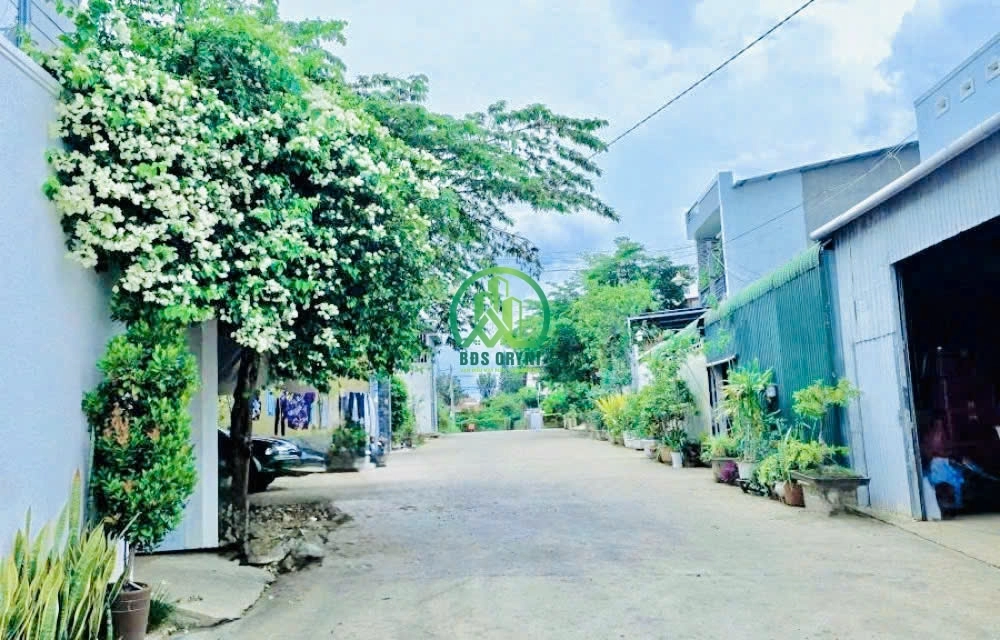 CẦN BÁN GẤP LÔ ĐẤT ĐỐI DIỆN CỔNG SÂN BAY LIÊN KHƯƠNG- ĐỨC TRỌNG