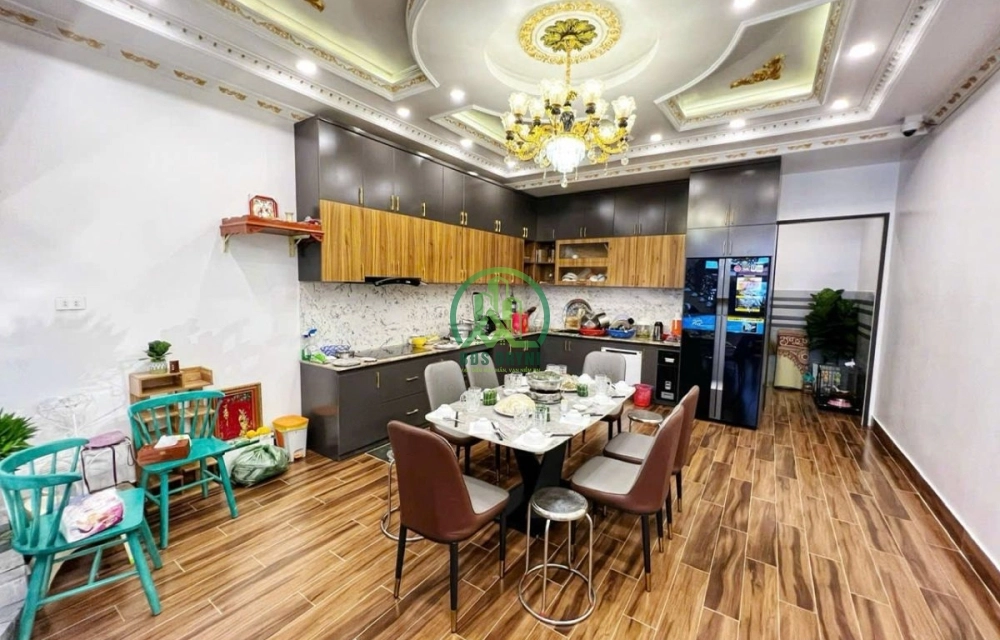 CẦN BÁN NHÀ 4 TẦNG MỚI XÂY ĐƯỜNG PHÙ ĐỔNG THIÊN VƯƠNG- P. LÂM VIÊN - ĐÀ LẠT