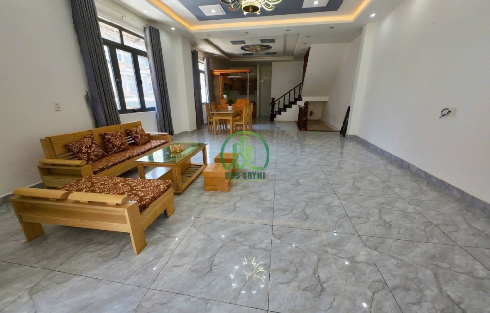 NHÀ 2 MẶT TIỀN ĐƯỜNG CHÍNH TRUNG TÂM ĐÀ LẠT – GẦN CHỢ NGÔ QUYỀN 