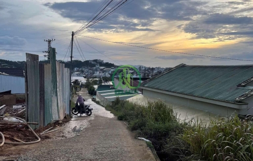 CẦN BÁN GẤP LÔ ĐẤT KHU XÓM LÈO - P11 - ĐÀ LẠT