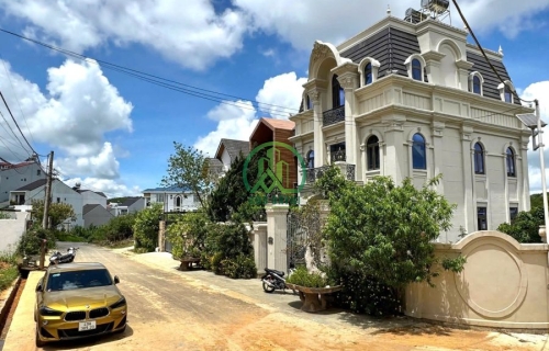 CẦN BÁN ĐẤT TẶNG NHÀ 2 MẶT TIỀN ĐƯỜNG KQH AN SƠN - P4 - ĐÀ LẠT