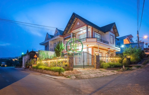 CẦN SANG HOMETAY ĐANG KINH DOANH ỔN ĐỊNH