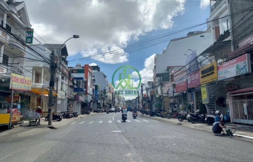 CẦN BÁN KHÁCH SẠN MẶT TIỀN ĐƯỜNG NGUYỄN CÔNG TRỨ- P8- ĐÀ LẠT