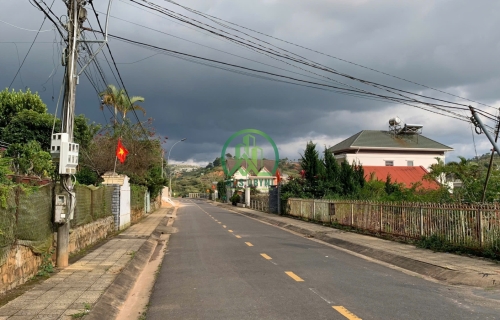 CẦN BÁN ĐẤT ĐƯỜNG PHẠM HÙNG - LẠC DƯƠNG