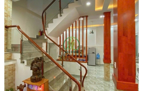 CẦN BÁN GẤP KHÁCH SẠN TRƯƠNG CÔNG ĐỊNH P1 ĐÀ LẠT 