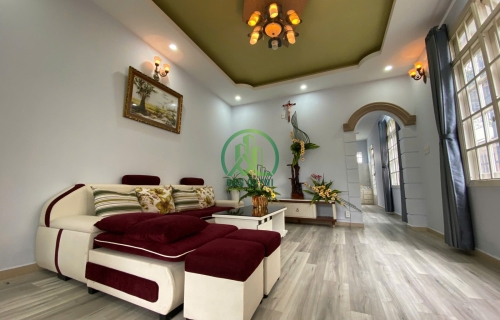 CẦN TIỀN BÁN GẤP NHÀ 2 MẶT P5,TP.ĐÀ LẠT GIÁ CHỈ 4,2 TỶ 