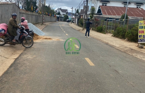 CẦN BÁN GẤP NHÀ ĐẤT MẶT TIỀN ĐƯỜNG THỐNG NHẤT - LẠC DƯƠNG