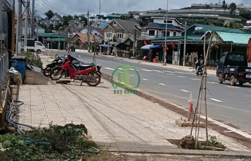 CẦN BÁN NHÀ ĐƯỜNG 19/5 THỊ TRẤN LẠC DƯƠNG, LÂM ĐỒNG