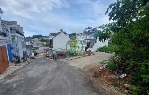 CẦN BÁN LÔ ĐẤT  3 MẶT TIỀN ĐƯỜNG NGUYỄN ĐÌNH QUÂN- P5- ĐÀ LẠT 