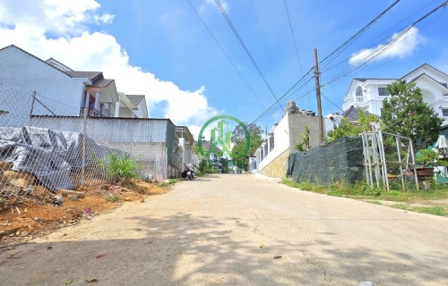 ​ CẦN BÁN 279m2  ĐẤT ĐƯỜNG NAM HỒ P 11, ĐÀ LẠT CÓ VIEW   Giá:10,5 TỶ  ​