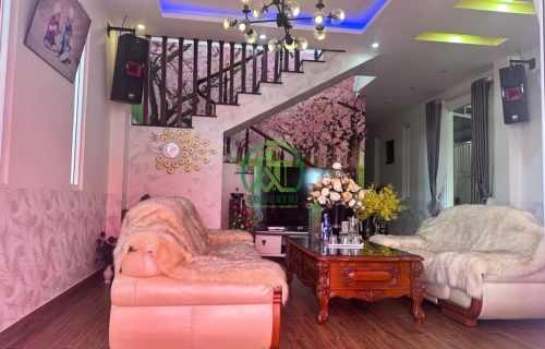 CẦN BÁN BIỆT THỰ VÀ NHÀ CẤP 4 TẠI THỊ TRẤN LẠC DƯƠNG - LÂM ĐỒNG