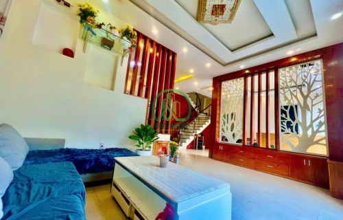 CẦN BÁN BIỆT THỰ GIẢM SÂU CÒN 7,4 TỶ – VẠN HẠNH, P8, ĐÀ LẠT